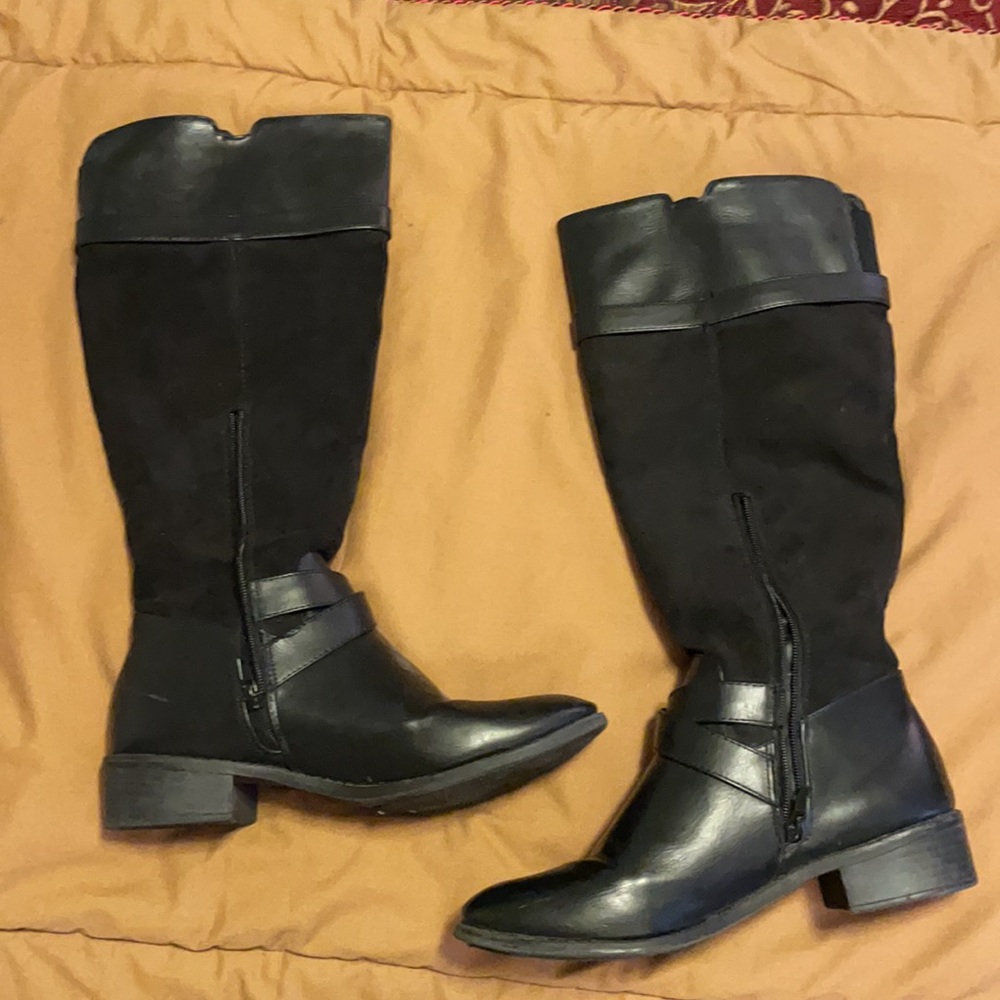 Boots - Picture 2 of 3